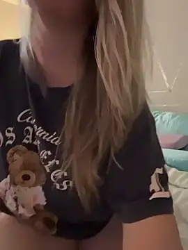 Snapshot of Vivian_MayXxX chatting on March 26, 8:58 pm Vivian MayXxX online show from March 26, 8:58 pm