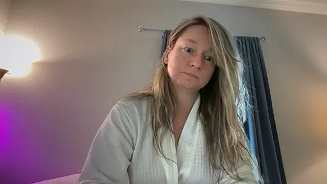 Snapshot of Vivian_MayXxX chatting on March 29, 5:35 pm Vivian MayXxX online show from March 29, 5:35 pm