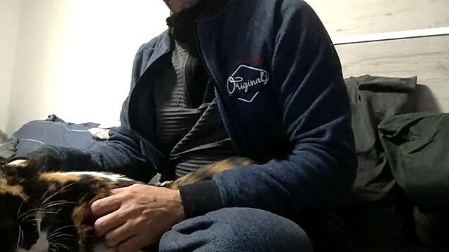 curioushetero online show from January 30, 6:00 pm