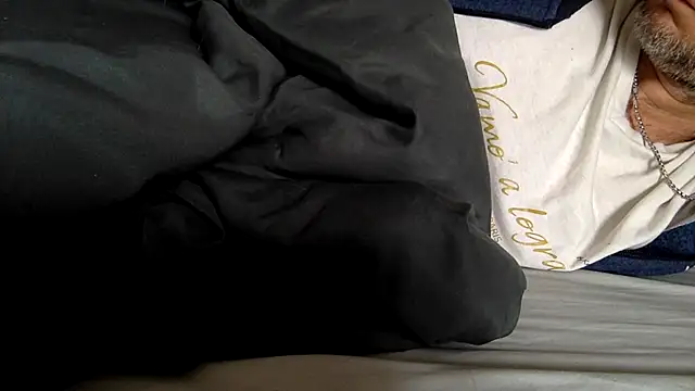 curioushetero online show from March 7, 11:18 am