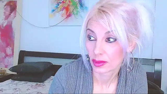 HoneyLara online show from February 7, 7:49 pm