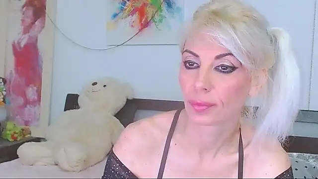 HoneyLara online show from May 10, 7:52 pm