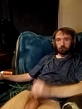 Snapshot of ShadowyTube chatting on February 3, 4:35 am ShadowyTube online show from February 3, 4:35 am