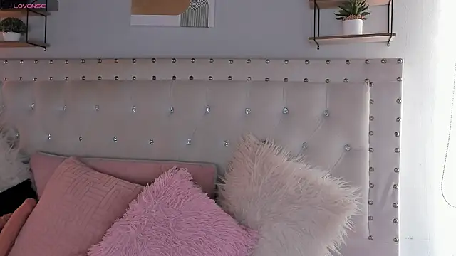 Snapshot of Atenea_Klett_ chatting on September 26, 1:59 pm Atenea Klett online show from September 26, 1:59 pm