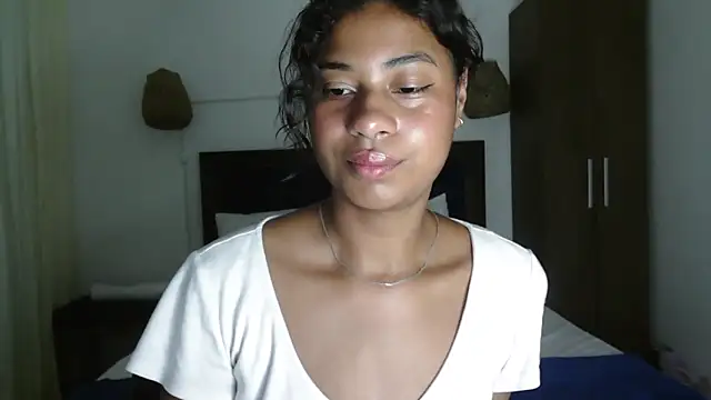 dark enchantress  online show from March 28, 7:35 pm