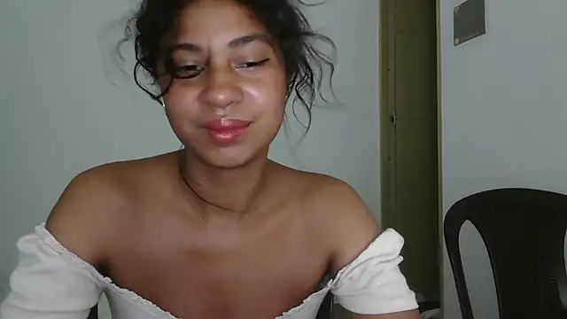 dark enchantress  online show from April 2, 5:38 am