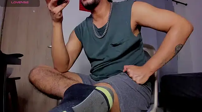 Cloudy pigDude online show from March 21, 9:23 am