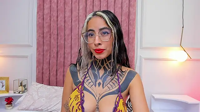 NicoleBlum online show from December 27, 4:54 pm
