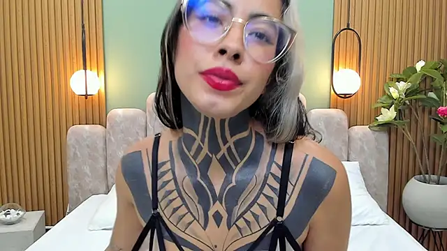 NicoleBlum online show from March 6, 9:31 pm