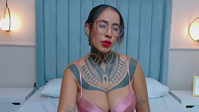 NicoleBlum online show from May 25, 7:53 pm