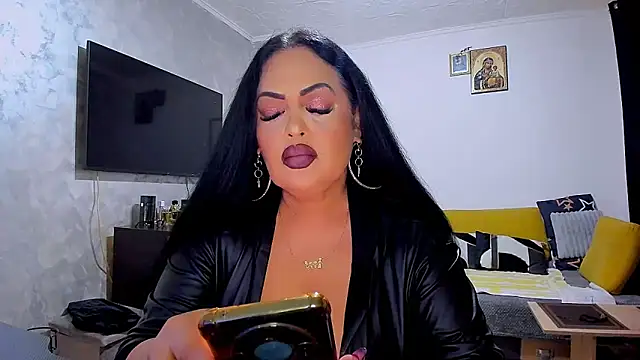 Brendaxx1 online show from May 17, 8:27 pm