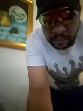 eljefe1119 online show from February 12, 7:45 pm