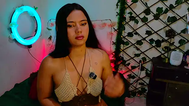 Snapshot of -Camila_ chatting on March 28, 5:23 pm -Camila online show from March 28, 5:23 pm