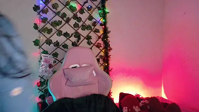 Snapshot of -Camila_ chatting on April 1, 3:42 pm -Camila online show from April 1, 3:42 pm