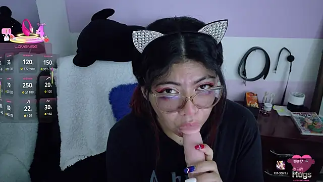 Catwhite  online show from October 6, 4:59 pm