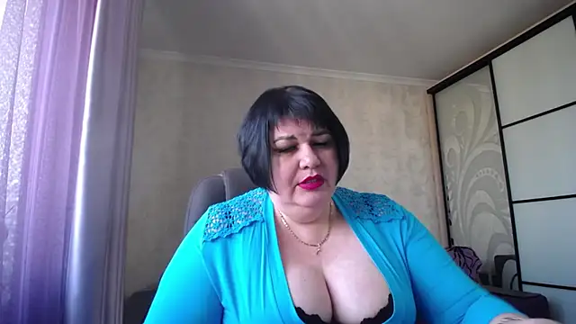 JuicyLady Di online show from January 19, 9:11 am