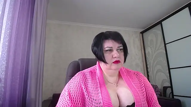 JuicyLady Di online show from February 9, 6:01 am