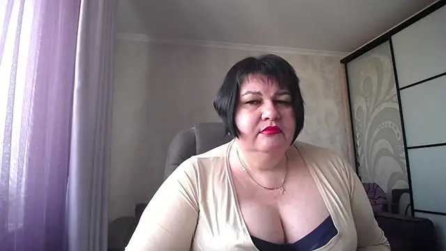 JuicyLady Di online show from March 9, 9:02 am