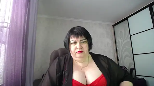 JuicyLady Di online show from May 10, 5:01 am