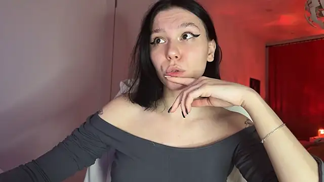 Snapshot of pinkdolly18 chatting on March 12, 9:35 pm pinkdolly18 online show from March 12, 9:35 pm