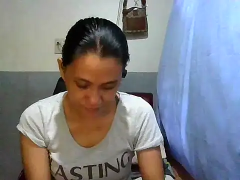 Snapshot of Mydarling09 chatting on January 12, 11:58 pm Mydarling09 online show from January 12, 11:58 pm