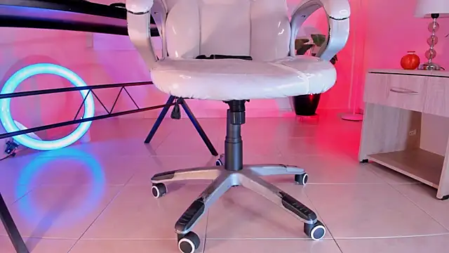 ArchieCollins online show from October 22, 9:03 pm