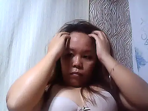 Snapshot of hotcastlexxx chatting on February 12, 4:55 pm hotcastlexxx online show from February 12, 4:55 pm