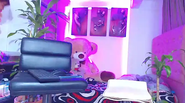 Hotgiirl 1 online show from February 18, 3:53 am