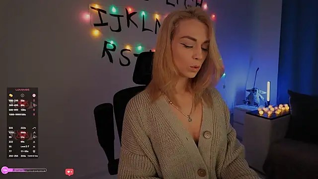 Snapshot of AskAlexa chatting on November 26, 12:28 pm AskAlexa online show from November 26, 12:28 pm