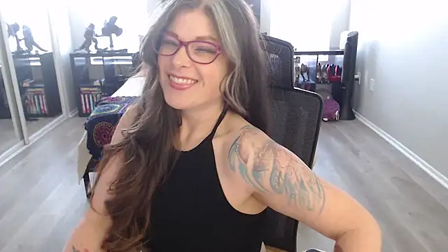 Snapshot of TheLenaAdams chatting on December 29, 3:24 pm TheLenaAdams online show from December 29, 3:24 pm