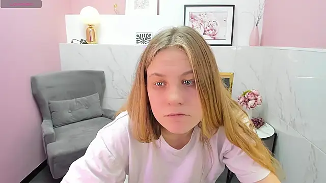 Snapshot of JadeSoft chatting on January 9, 12:14 am JadeSoft online show from January 9, 12:14 am