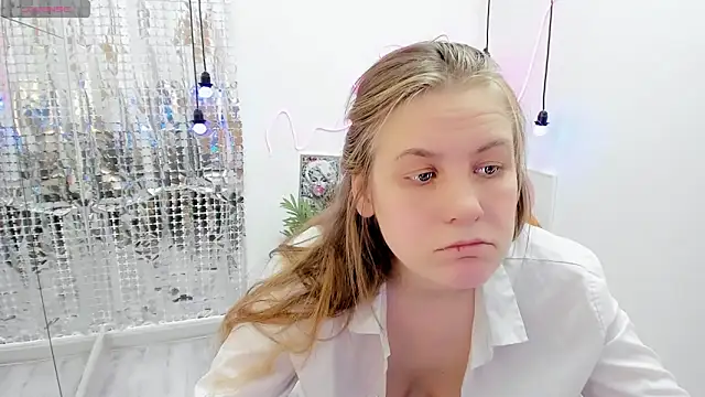 Snapshot of JadeSoft chatting on January 11, 3:23 am JadeSoft online show from January 11, 3:23 am