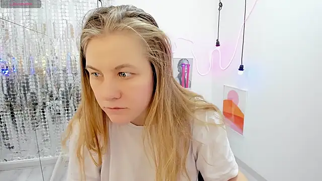 Snapshot of JadeSoft chatting on January 24, 9:05 pm JadeSoft online show from January 24, 9:05 pm