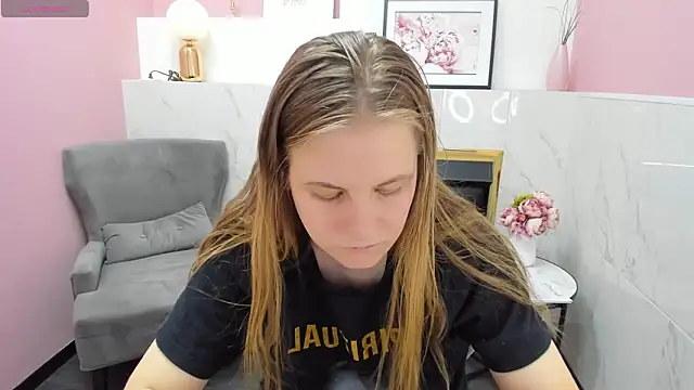 Snapshot of JadeSoft chatting on January 26, 12:26 am JadeSoft online show from January 26, 12:26 am