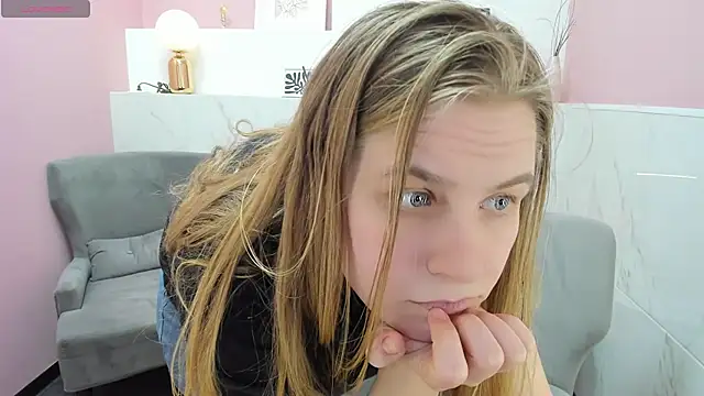 Snapshot of JadeSoft chatting on January 26, 3:27 am JadeSoft online show from January 26, 3:27 am