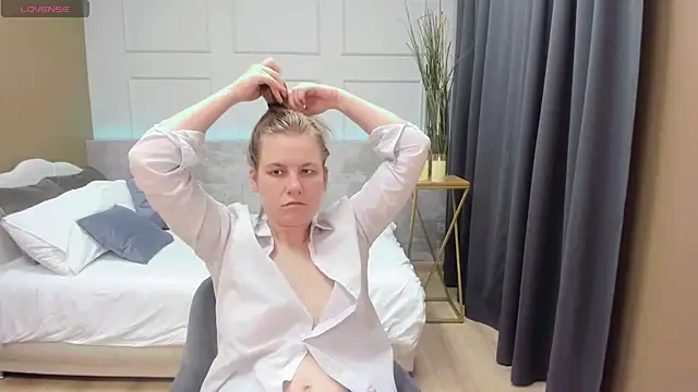 Snapshot of JadeSoft chatting on February 1, 2:47 am JadeSoft online show from February 1, 2:47 am