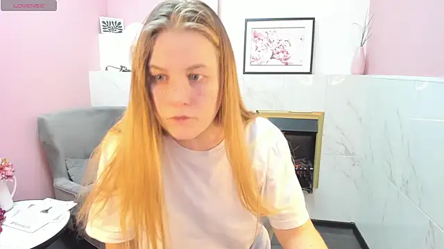 Snapshot of JadeSoft chatting on February 8, 2:36 am JadeSoft online show from February 8, 2:36 am