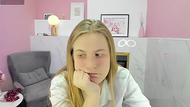 Snapshot of JadeSoft chatting on February 20, 12:30 am JadeSoft online show from February 20, 12:30 am