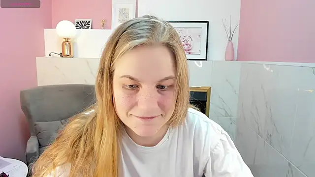 Snapshot of JadeSoft chatting on March 1, 8:53 pm JadeSoft online show from March 1, 8:53 pm