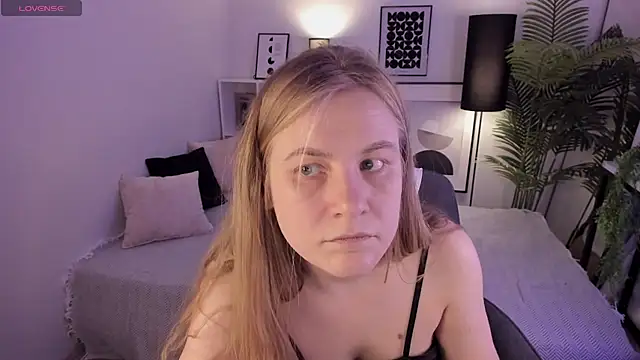 Snapshot of JadeSoft chatting on March 9, 2:50 am JadeSoft online show from March 9, 2:50 am