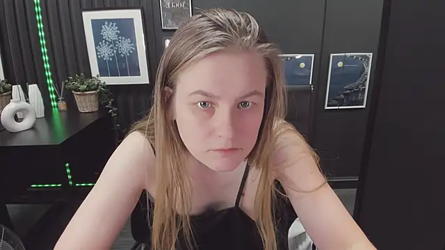 Snapshot of JadeSoft chatting on March 19, 1:10 am JadeSoft online show from March 19, 1:10 am