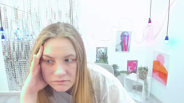 Snapshot of JadeSoft chatting on March 21, 8:29 pm JadeSoft online show from March 21, 8:29 pm