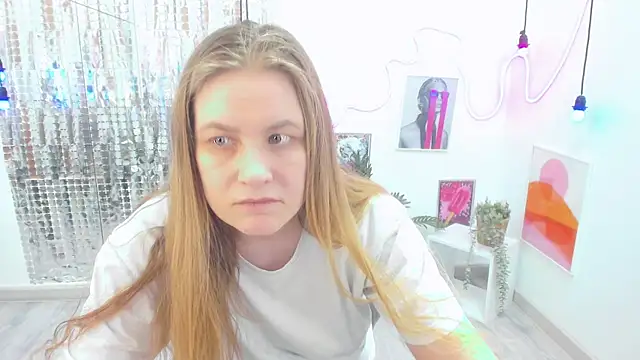 Snapshot of JadeSoft chatting on March 21, 11:34 pm JadeSoft online show from March 21, 11:34 pm