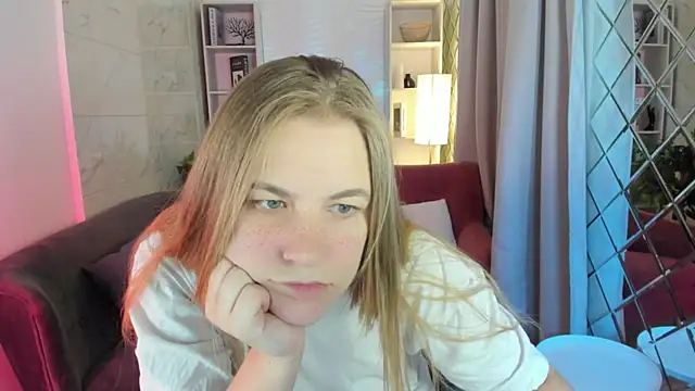 Snapshot of JadeSoft chatting on September 17, 8:54 pm JadeSoft online show from September 17, 8:54 pm