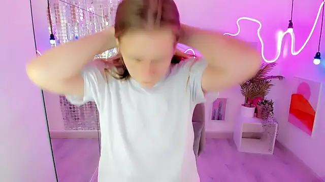 Snapshot of JadeSoft chatting on September 26, 8:35 pm JadeSoft online show from September 26, 8:35 pm