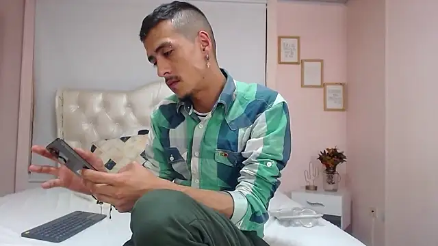 ryan maxy online show from January 31, 1:11 am