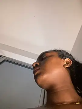 Snapshot of nisaa_ chatting on January 1, 7:41 am nisaa online show from January 1, 7:41 am