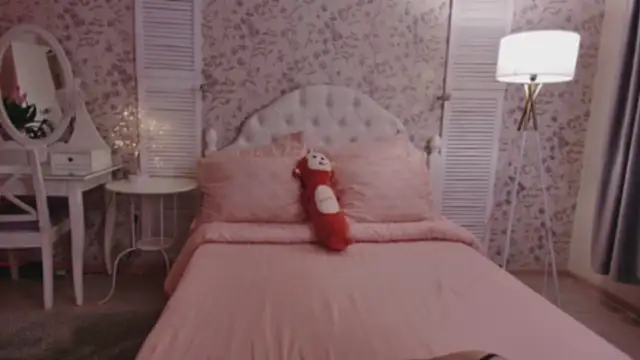 Wendy-Darling online show from December 5, 1:25 am