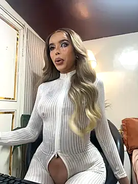 Elizabeth Arden online show from September 24, 10:24 pm