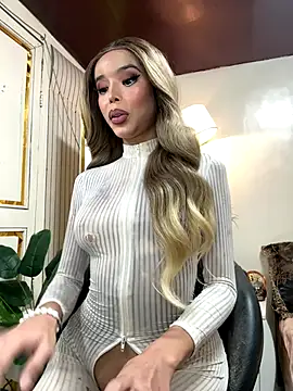 Elizabeth Arden online show from October 30, 12:34 am